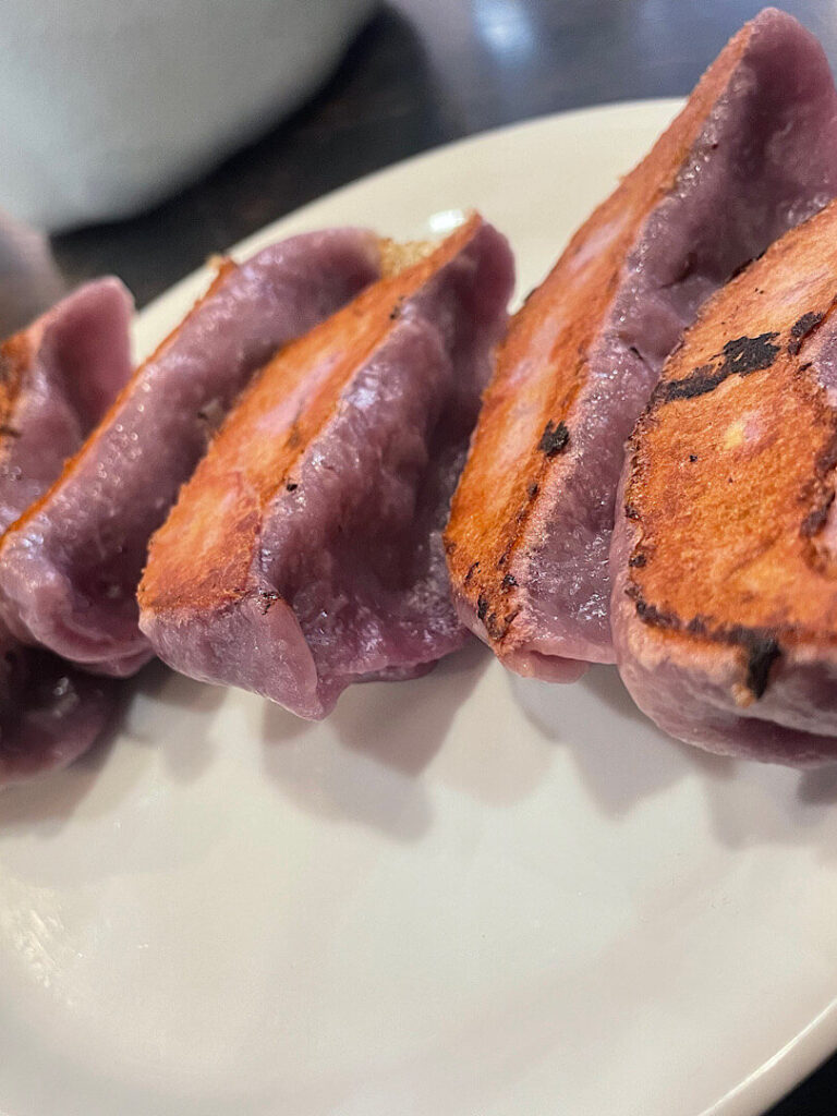 注文した紫いも餃子