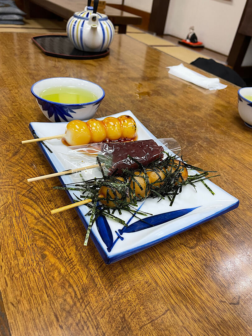 高木屋老舗のだんごセット