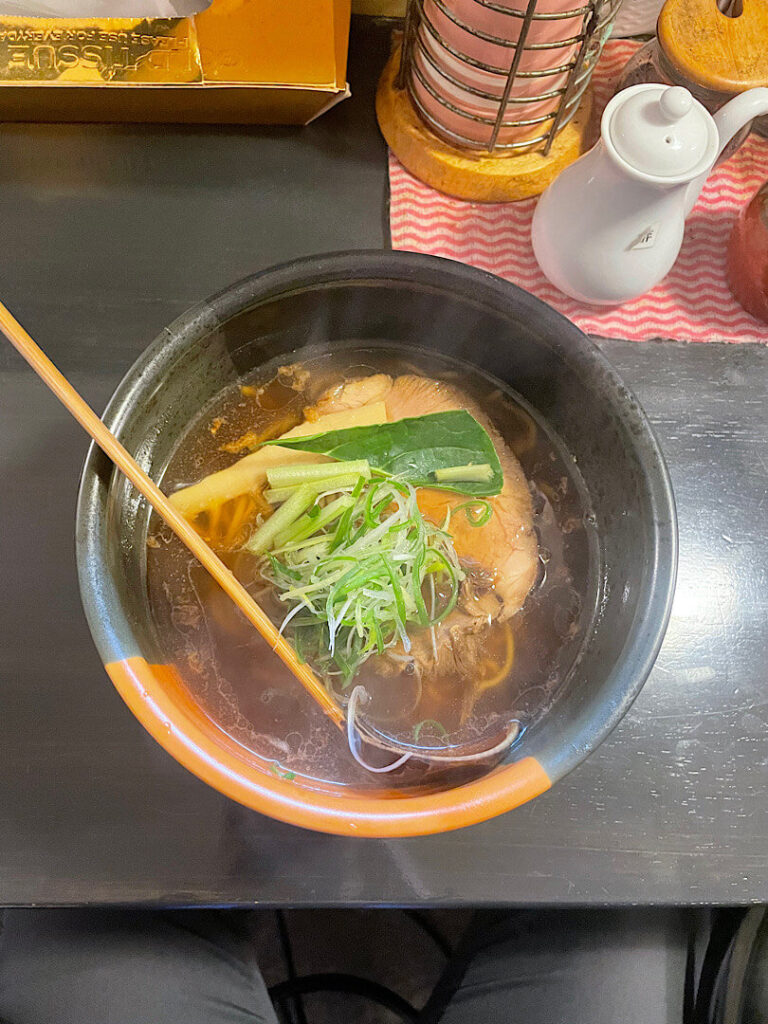 注文した「まとい」の醤油らーめん