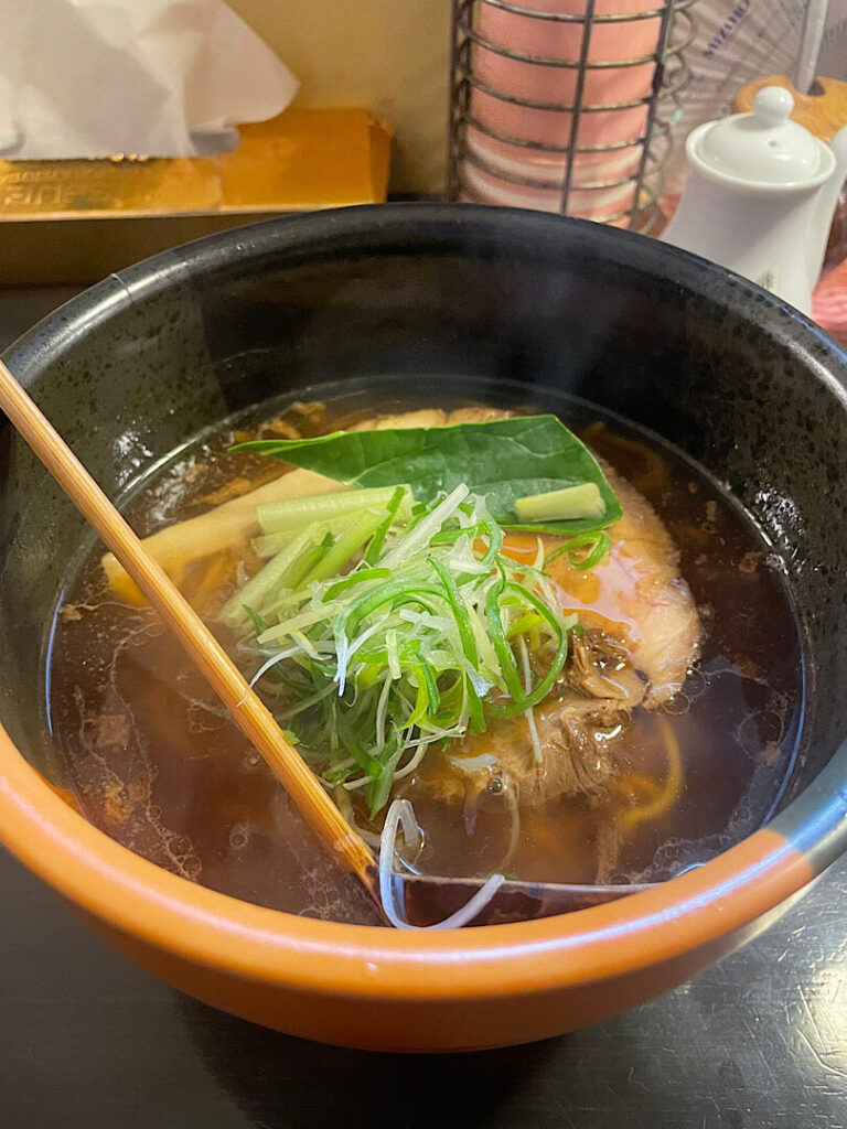 いただいた、看板メニューの醤油らーめん