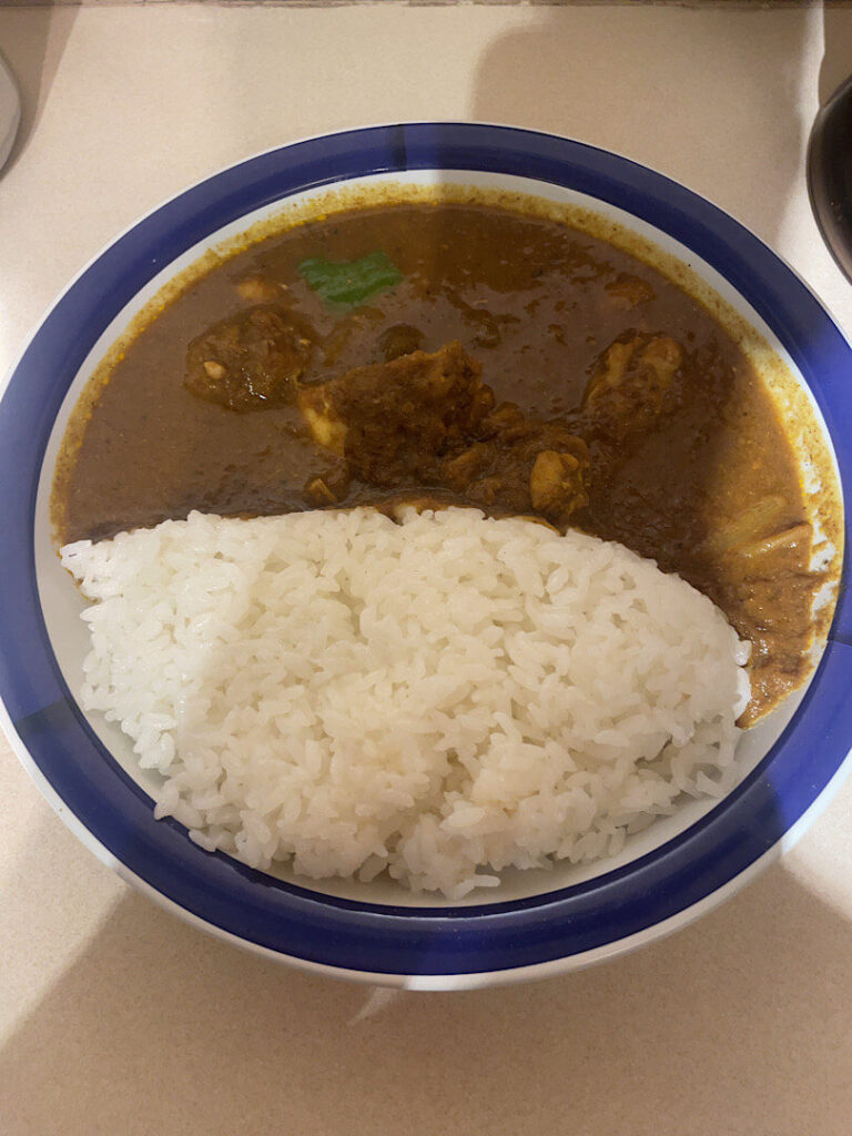 注文したチキンカリー