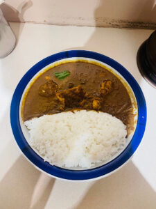 看板メニューのチキンカリー