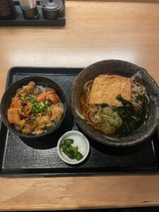 「魚と創作料理 だん本店」の週替わり丼（注文したもの）