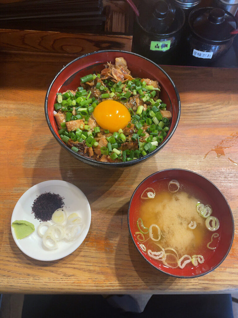 注文した『豚玉丼』