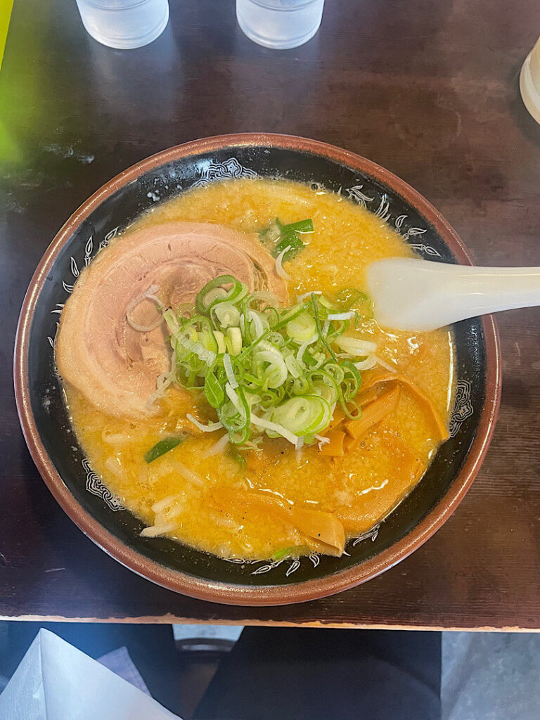 注文した醤油ラーメン（太麺）