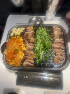 韓国屋台ハンサムの生サムギョプサル（２）