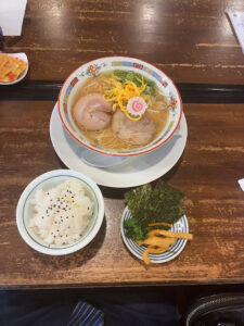 注文した中華そば(得定食)