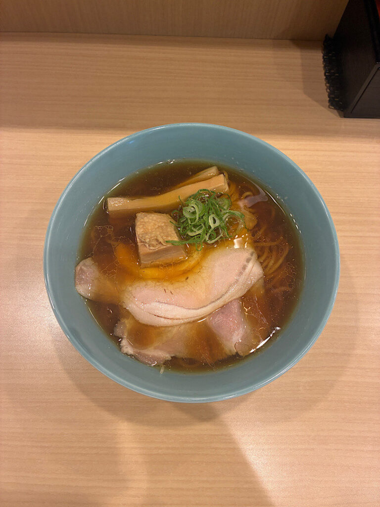 注文した、よしかわの地鶏中華そば（醤油）１