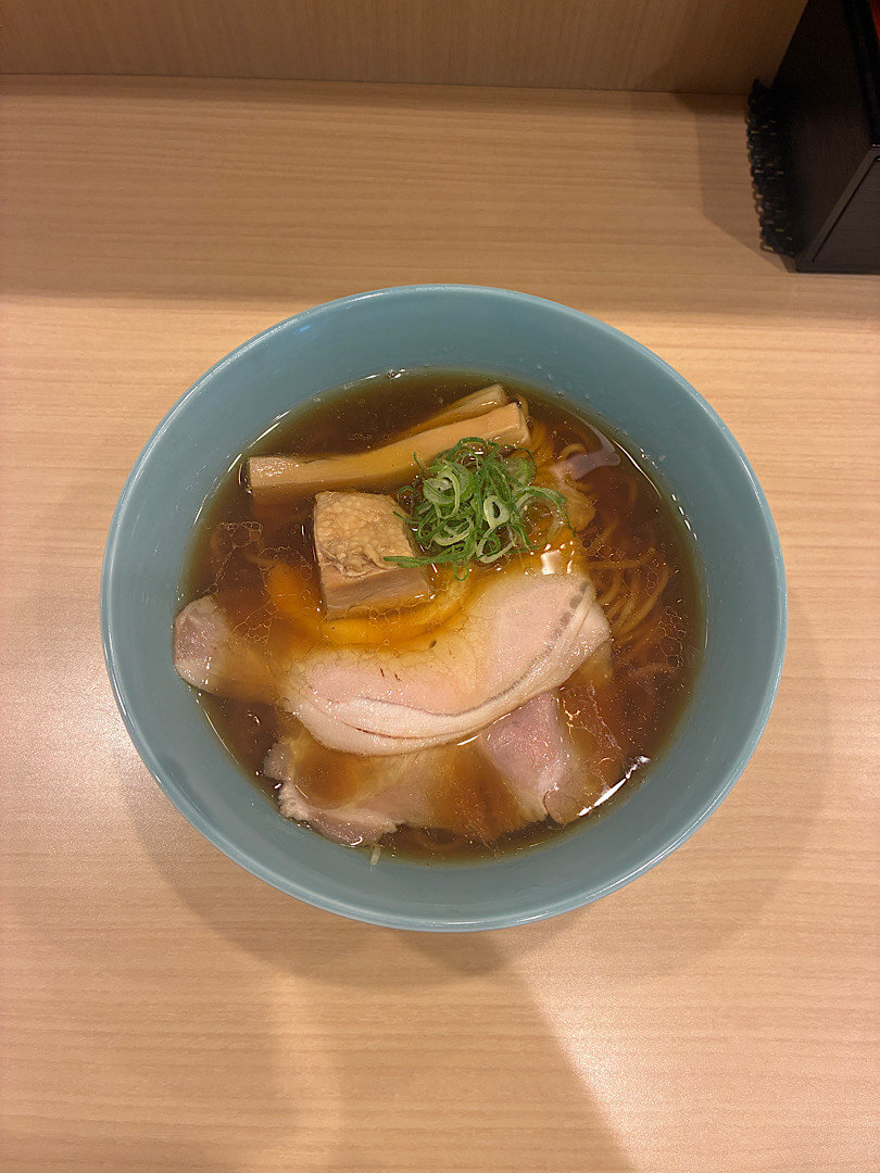 注文した、よしかわの地鶏中華そば（醤油）１