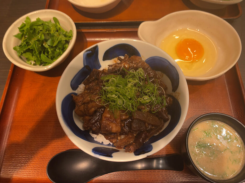 純但馬牛 美方のホルモン丼（２）