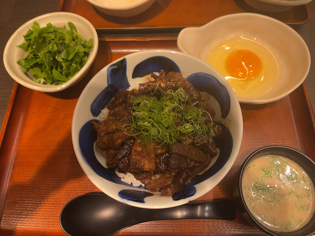 純但馬牛 美方のホルモン丼（２）