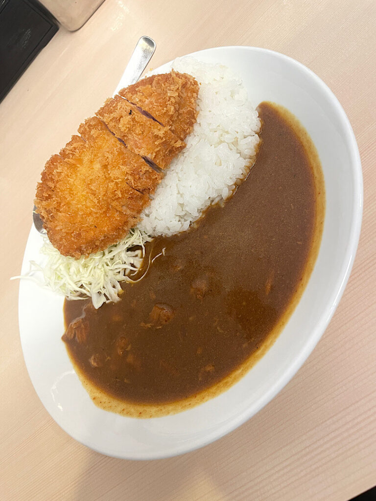 「とんかつ檍のカレー屋 いっぺこっぺ」のとんかつカレー