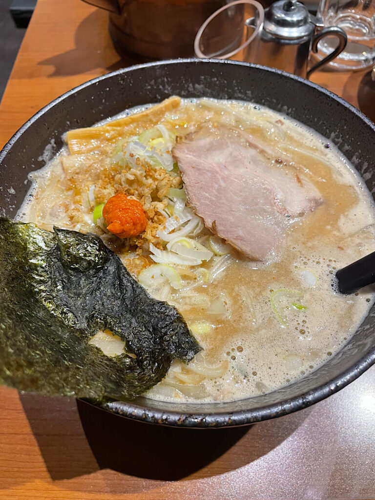 「北海道らーめん奥原流 久楽」の白味噌らーめん（１）