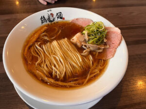 注文した、自家製麺鶏冠の初代醤油鶏そば（２）