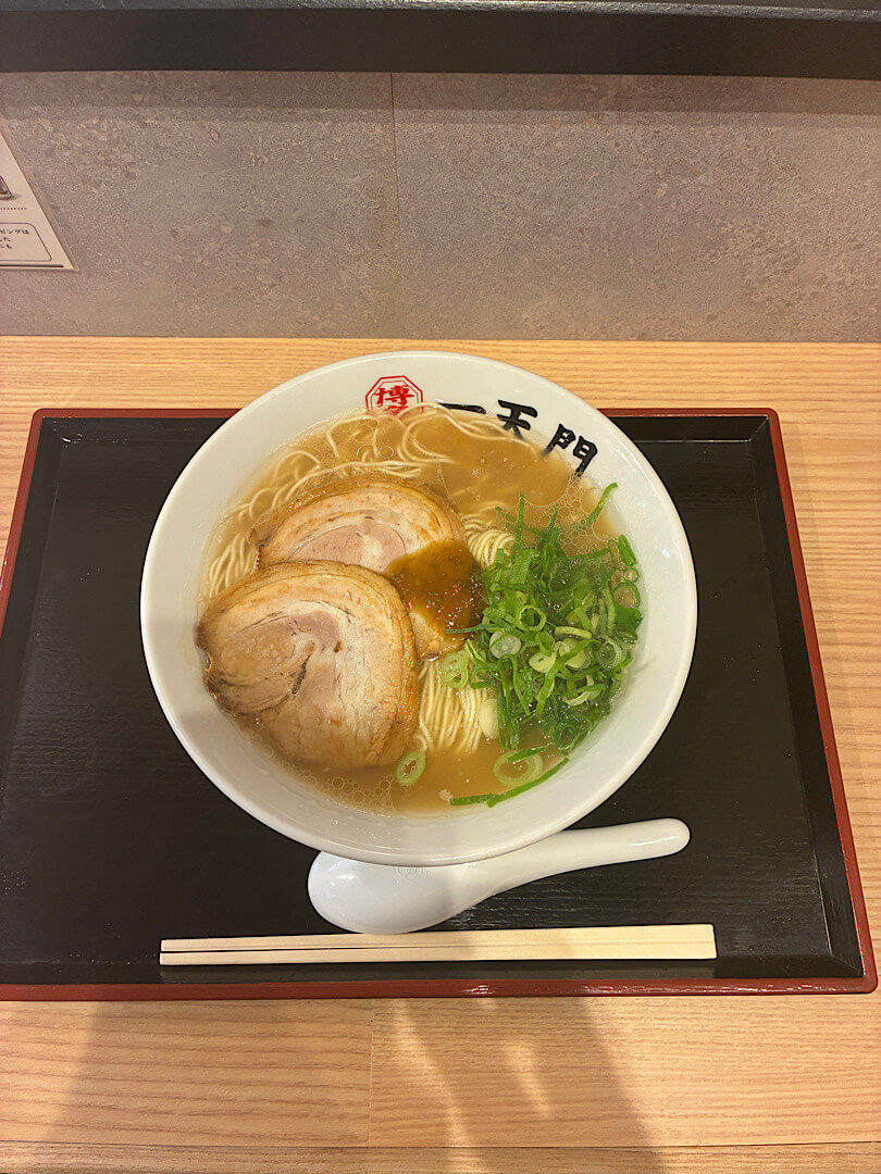 神田にある一天門の和風とんこつラーメン(2)