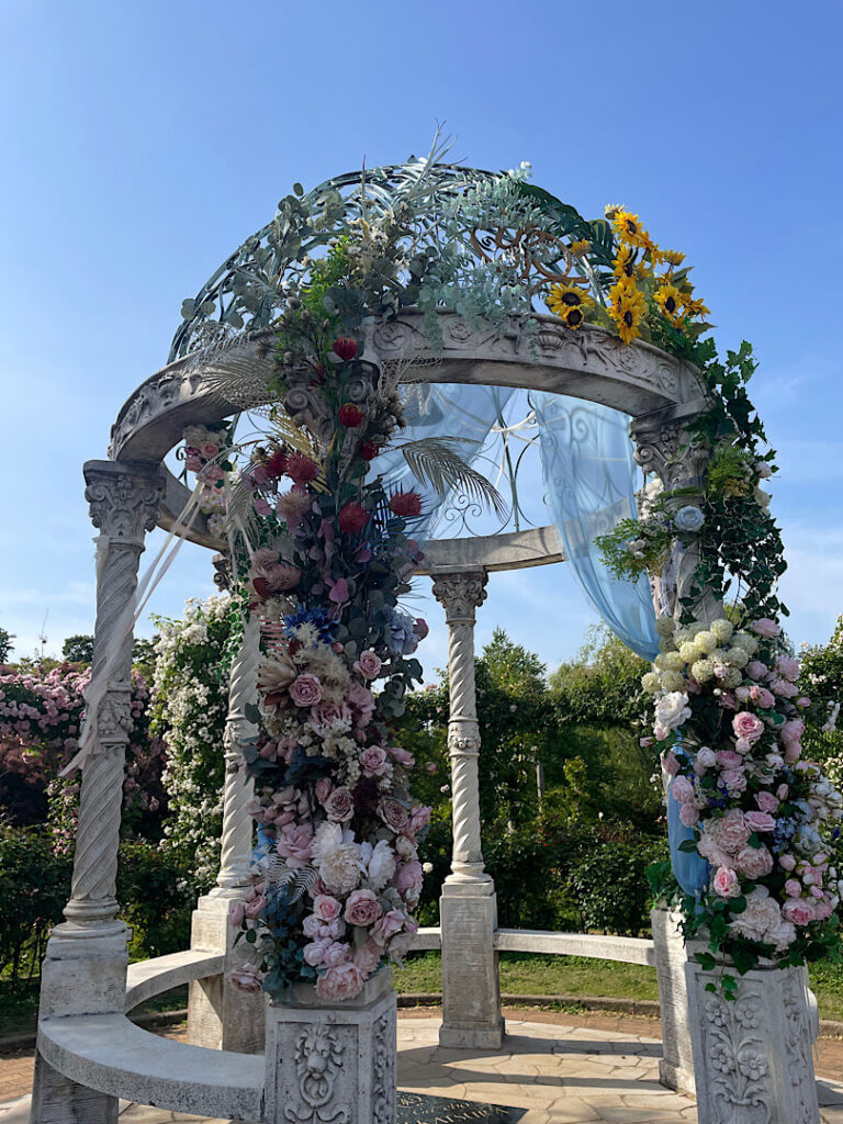 京成バラ園（花の塔）