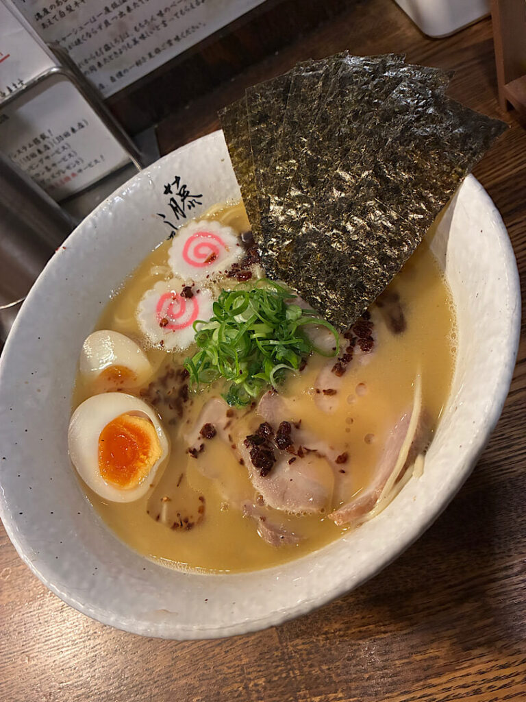 麺屋藤しろの鶏白湯味玉ラーメン